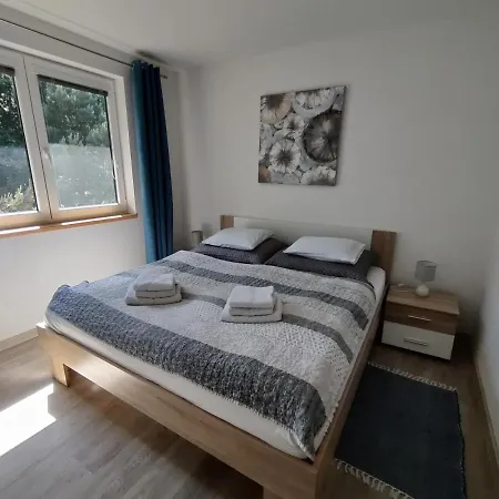 Apartman Pod Lipou - Samostatny Objekt Яромнєрж Екстер'єр фото