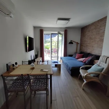 Apartman Pod Lipou - Samostatny Objekt Яромнєрж Екстер'єр фото