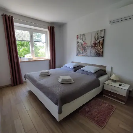 Apartman Pod Lipou - Samostatny Objekt Яромнєрж Екстер'єр фото