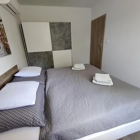 Apartman Pod Lipou - Samostatny Objekt Яромнєрж Екстер'єр фото