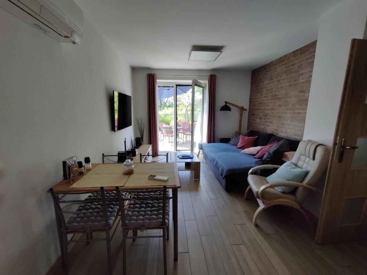 Pod Lipou - Samostatny Objekt Apartment *